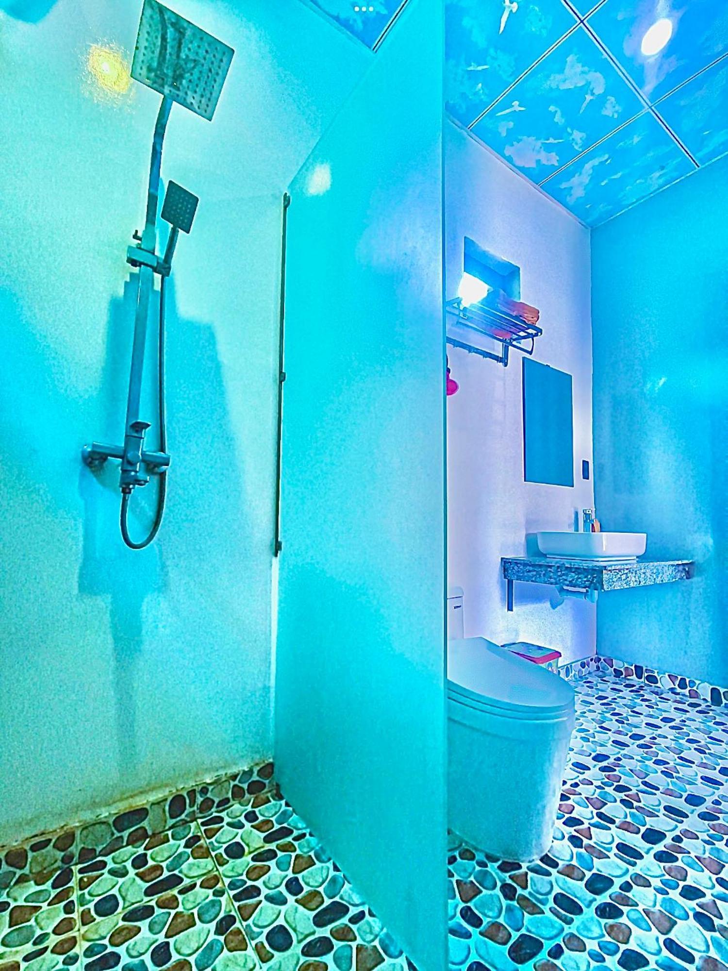 Yolo Pool Bar Villas & Garden Restaurant Фонг Нха Екстериор снимка